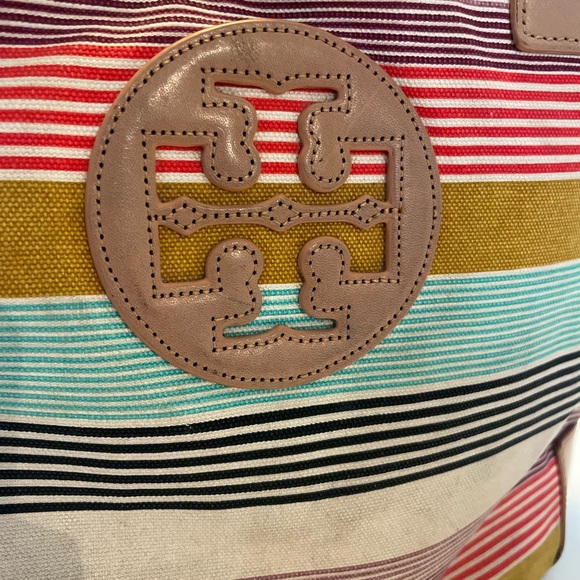 Classic Tory Burch tote - Picture 2 of 11